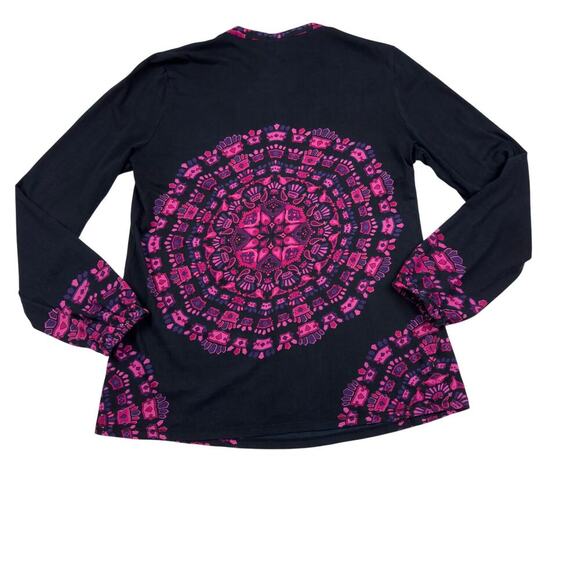 Size Medium - Picture 2 of 4